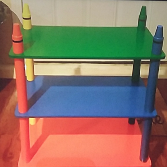 crayon bookshelf